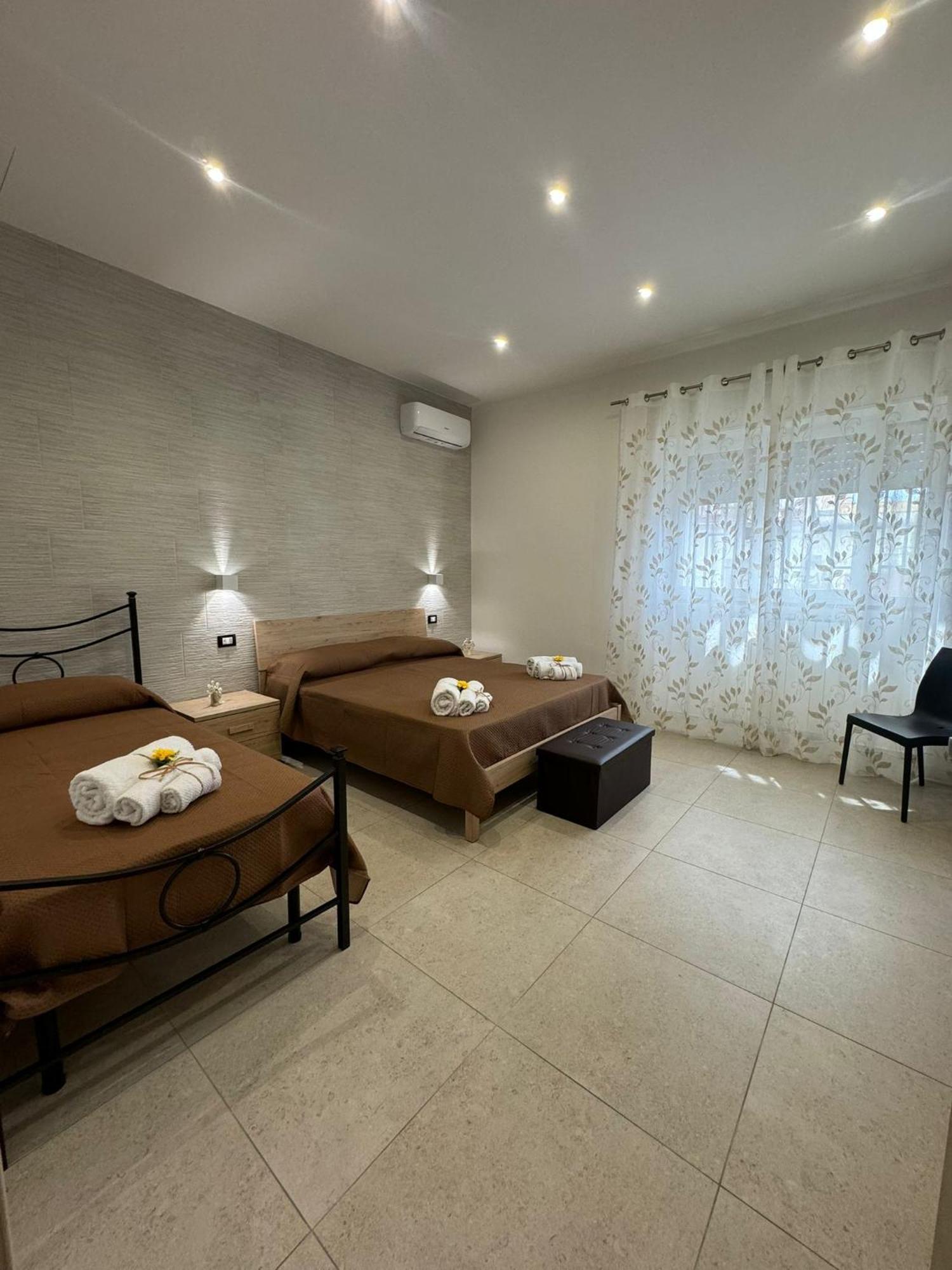 Casa Vacanze La Perla Rara Taranto Exterior foto